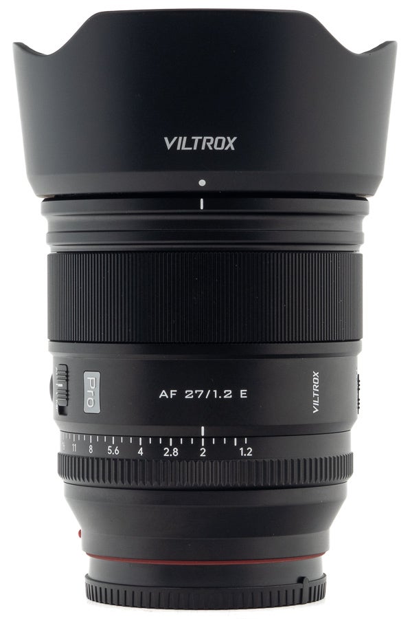 K&auml;ytetty Viltrox AF 27mm f/1.2 Pro E (Sony E-Mount)-1